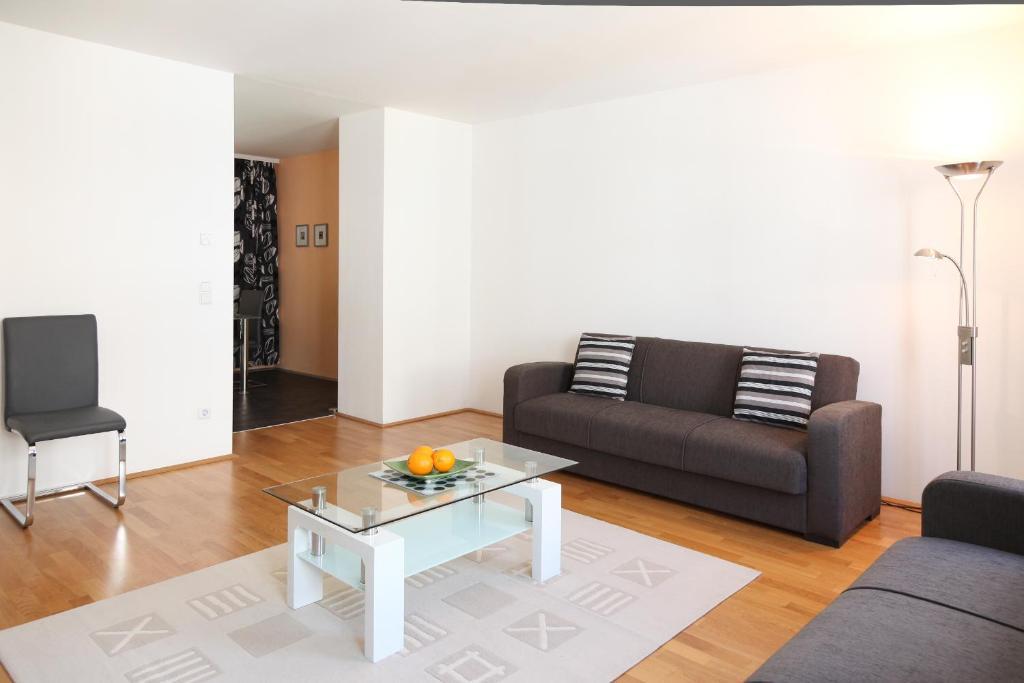 3 Rooms Sunny Apartments-Schoenbrunn, 100M2 With Balcony 维也纳 客房 照片