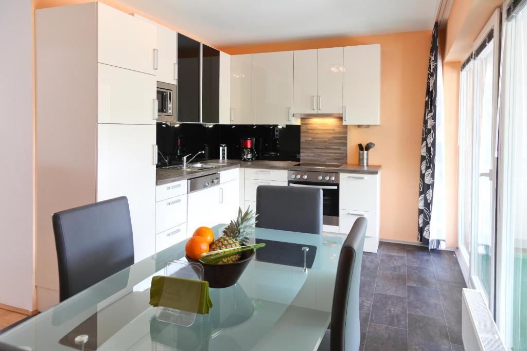 3 Rooms Sunny Apartments-Schoenbrunn, 100M2 With Balcony 维也纳 客房 照片